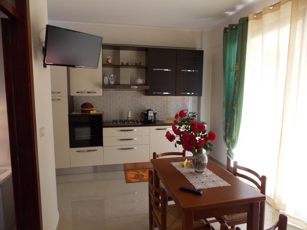 B&B Mariafrancesca Santa Teresa Di Riva Exteriör bild