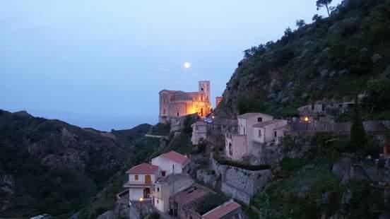 B&B Mariafrancesca Santa Teresa Di Riva Exteriör bild
